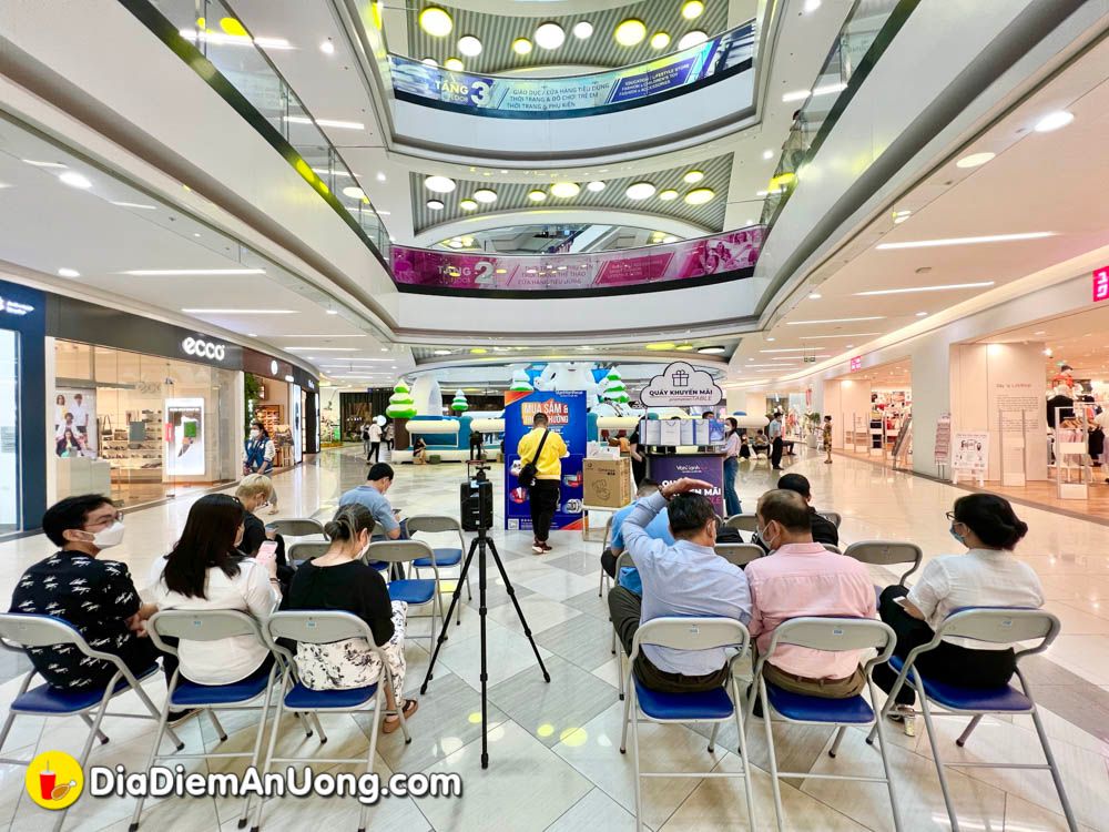 Van Hanh Mall  UNIQLO VẠN HẠNH KHAI TRƯƠNG  GIỚI THIỆU  Facebook