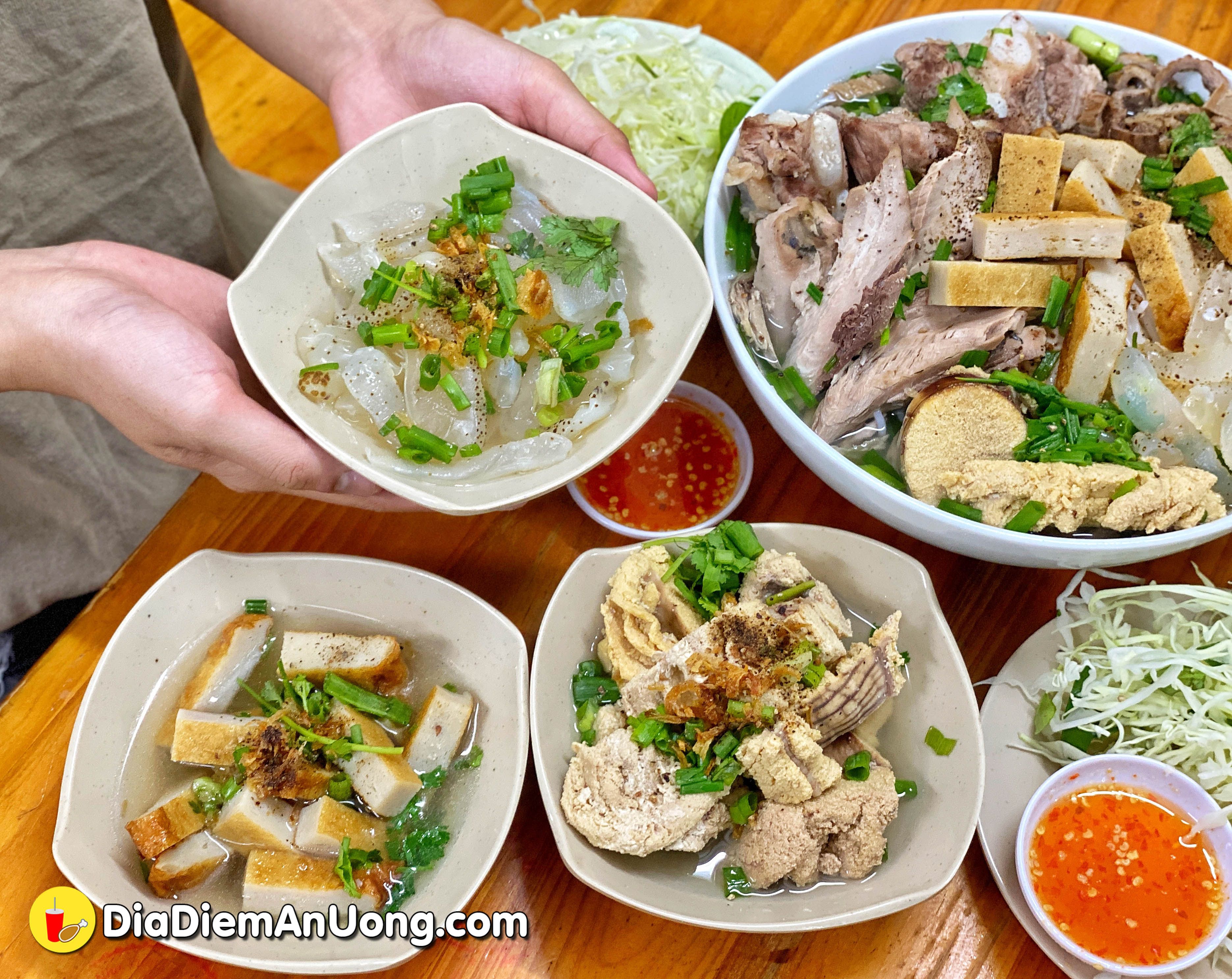 choang vang to bun cha sua nha trang khong lo full topping lan dau xuat hien o ben binh tan - anh 5