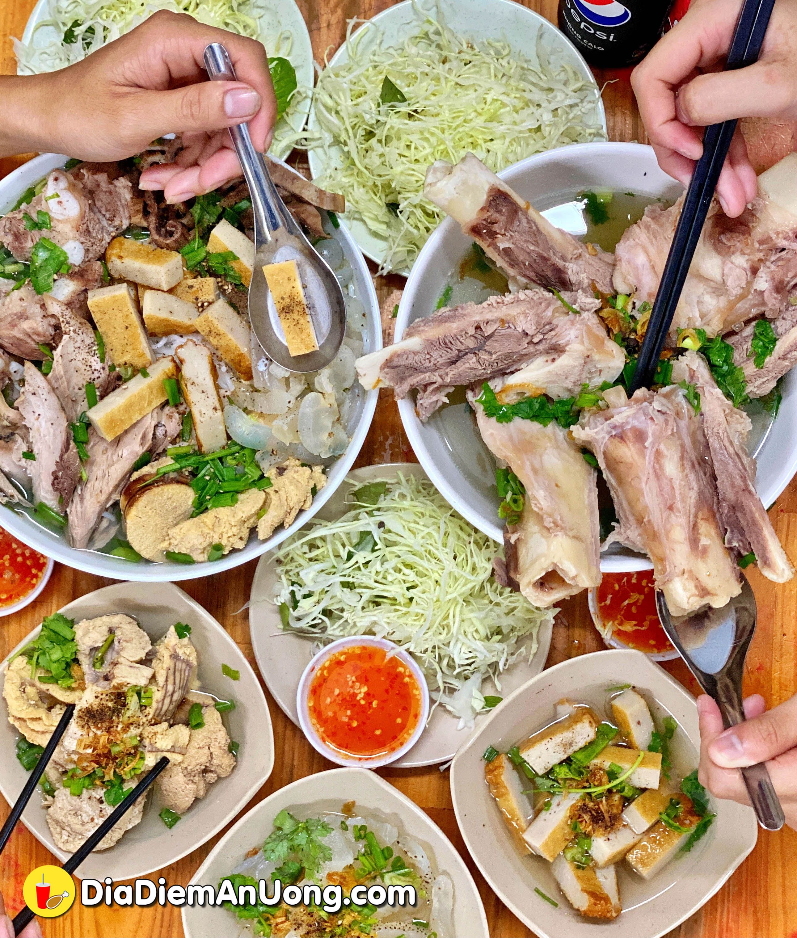 choang vang to bun cha sua nha trang khong lo full topping lan dau xuat hien o ben binh tan - anh 2