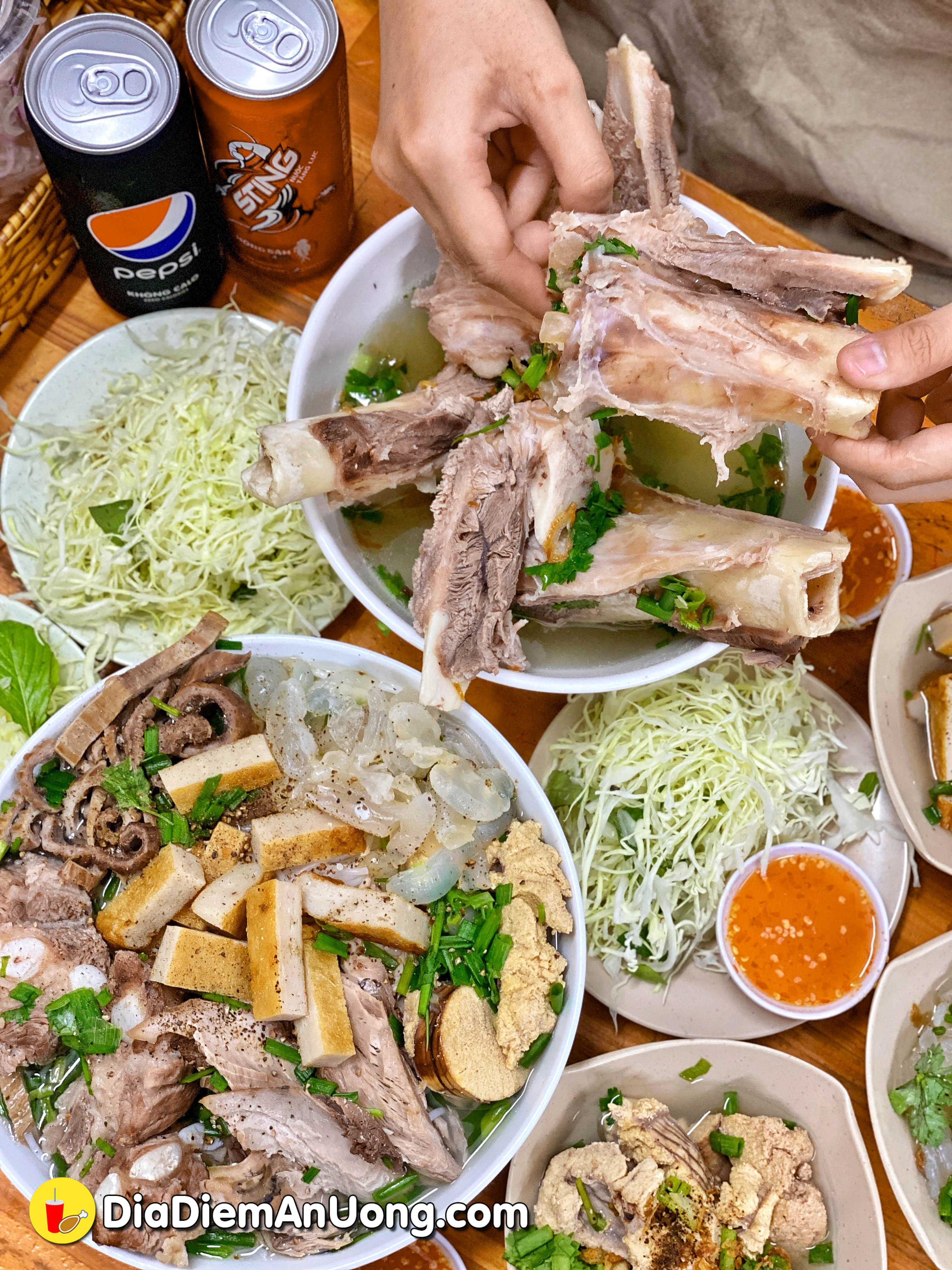 choang vang to bun cha sua nha trang khong lo full topping lan dau xuat hien o ben binh tan - anh 9