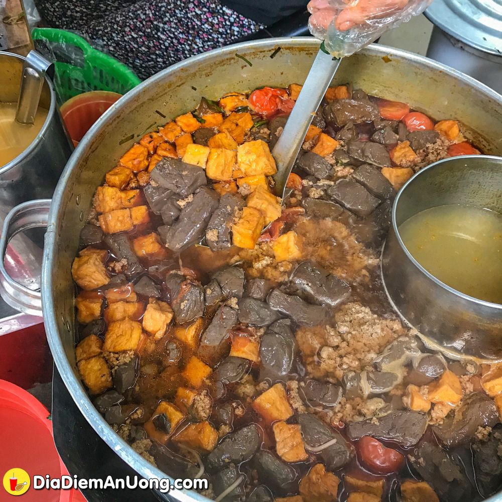 Dù ở xa vẫn ghé ăn tô Bún Riêu Cua Đồng Nguyên Chất chỉ 25k đông nghịt ...