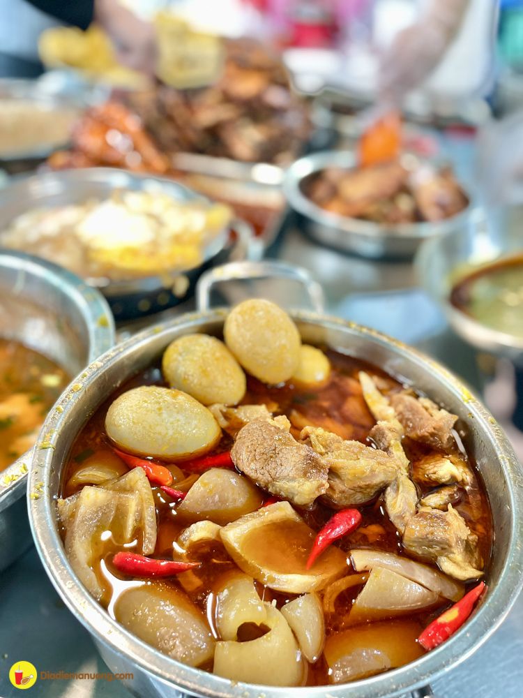 dia com tam suon bi cha cuc nhieu ma con re nhu cho cua ong chu style "cao boi"  - anh 8