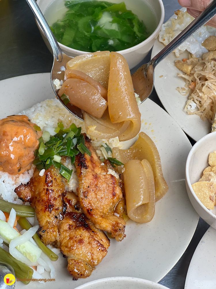 dia com tam suon bi cha cuc nhieu ma con re nhu cho cua ong chu style "cao boi"  - anh 26