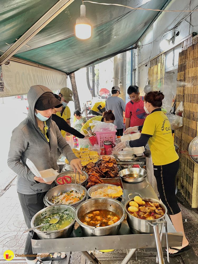 dia com tam suon bi cha cuc nhieu ma con re nhu cho cua ong chu style "cao boi"  - anh 4