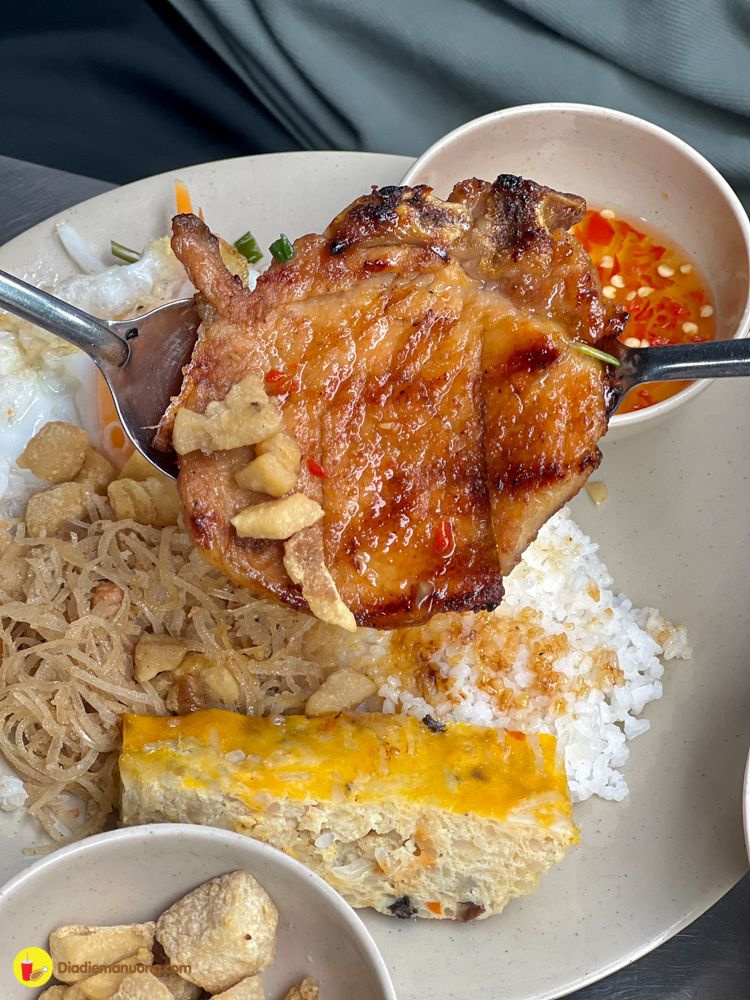 dia com tam suon bi cha cuc nhieu ma con re nhu cho cua ong chu style "cao boi"  - anh 25