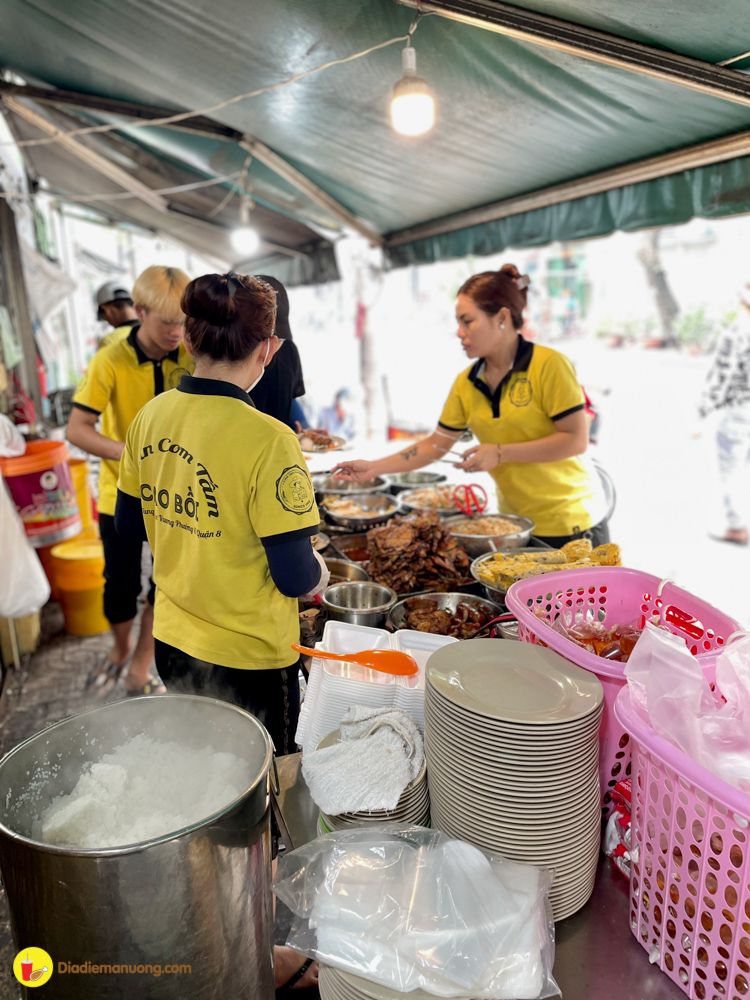 dia com tam suon bi cha cuc nhieu ma con re nhu cho cua ong chu style "cao boi"  - anh 7