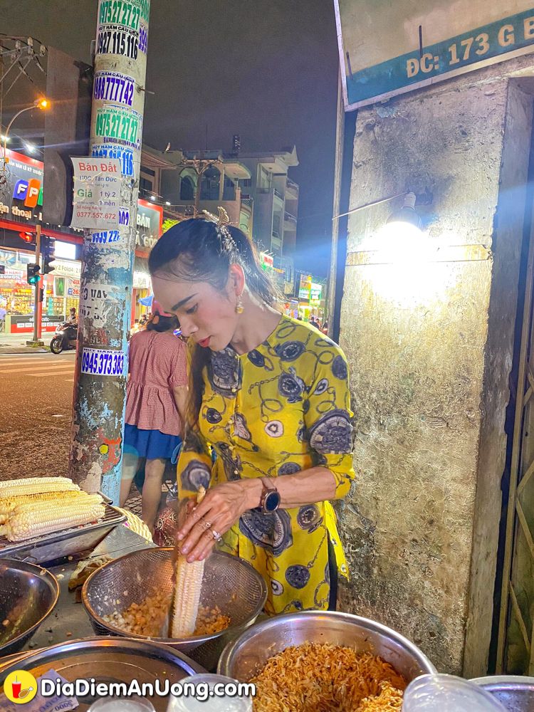 Hiện tượng Youtube - BẮP NƯỚNG TÂY THY bán bắp kiếm tiền làm từ thiện - ảnh 13 hien tuong youtube - bap nuong tay thy ban bap kiem tien lam tu thien - anh 13