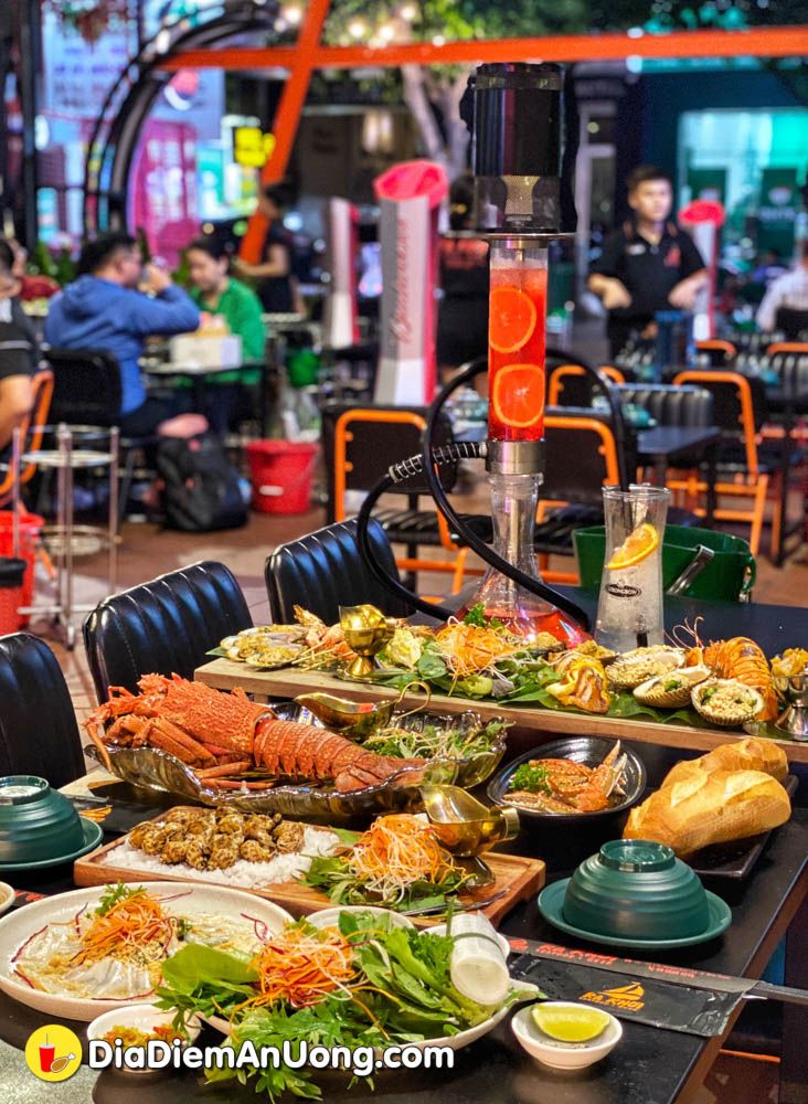 quay vui het nac voi ra khoi seafood & beer moi toanh khu phan xich long - anh 3