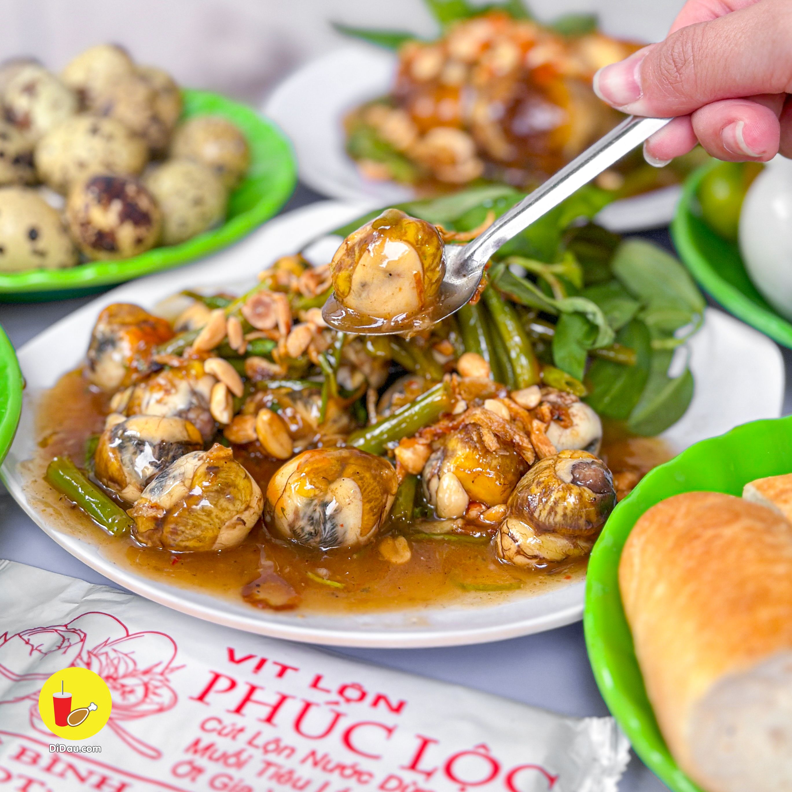 quan hot vit lon moi ngay ban 1000 trung, khach dung xep hang dai - anh 14