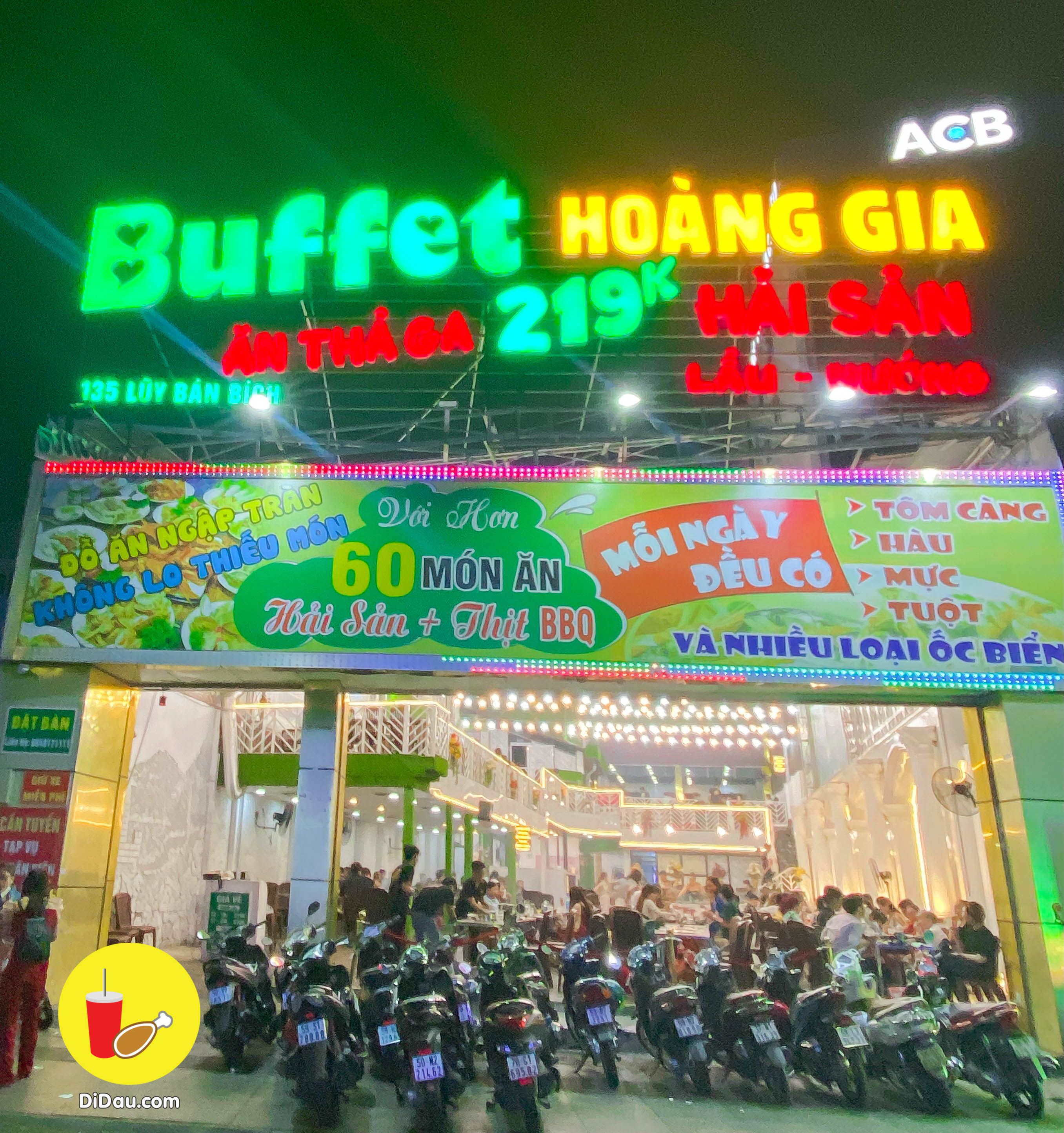 co gi o buffet hai san -thit nuong bbq chi 219k ma dong nghet khach ben luy ban bich - anh 35