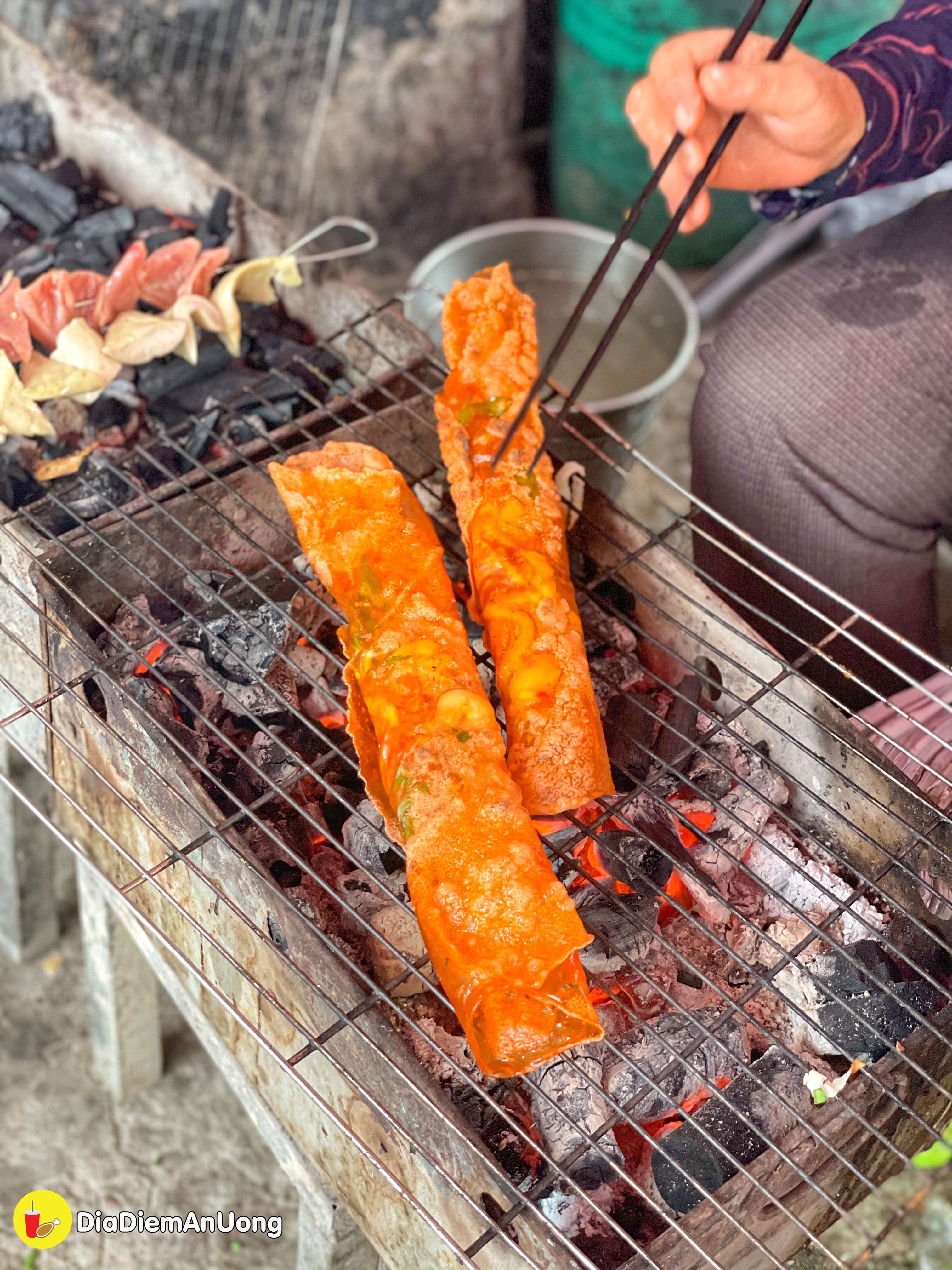 noi tieng trong "gioi an vat" banh trang nuong mam ruoc co le noi tieng phan thiet - anh 5