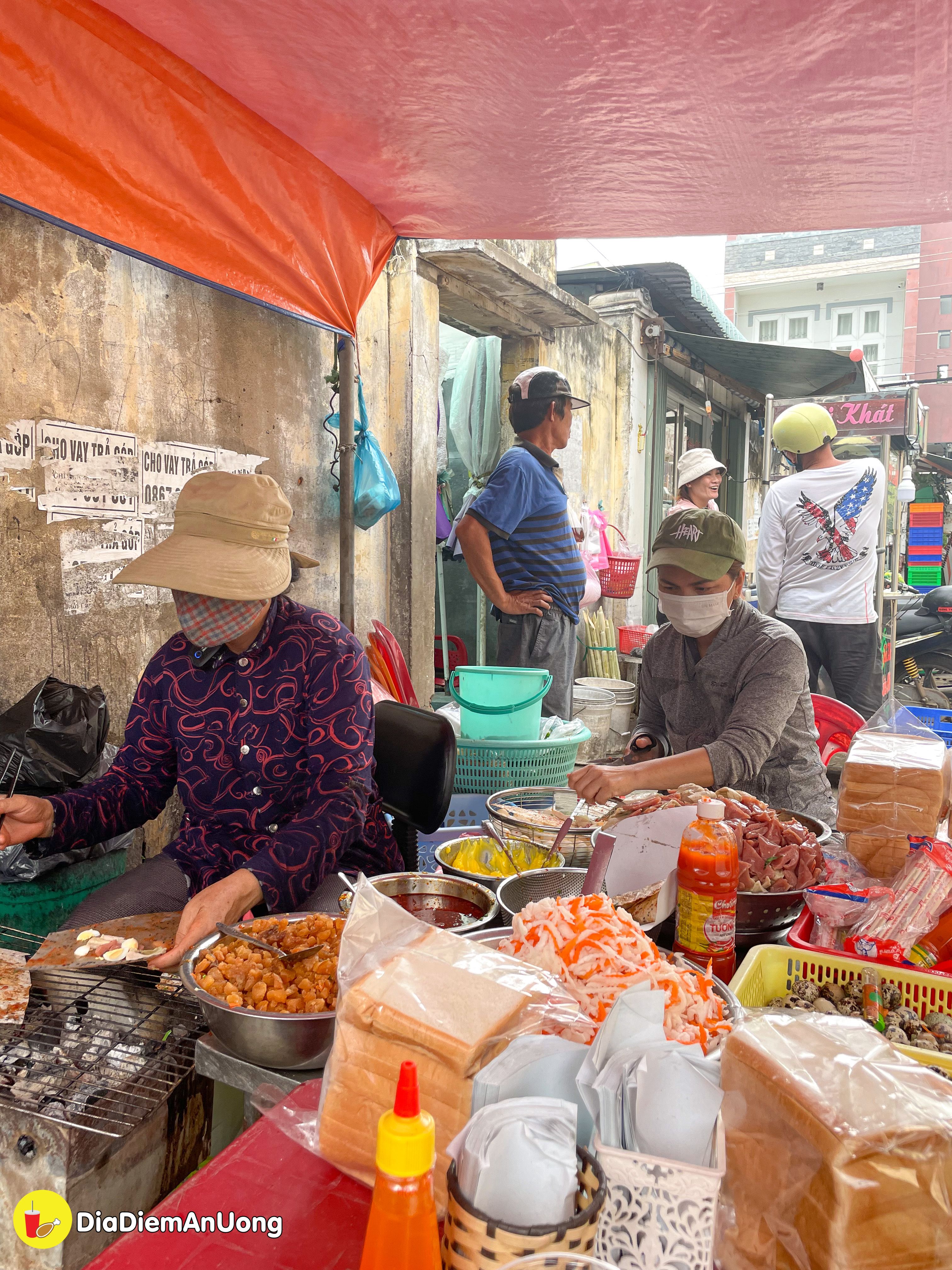 noi tieng trong "gioi an vat" banh trang nuong mam ruoc co le noi tieng phan thiet - anh 17