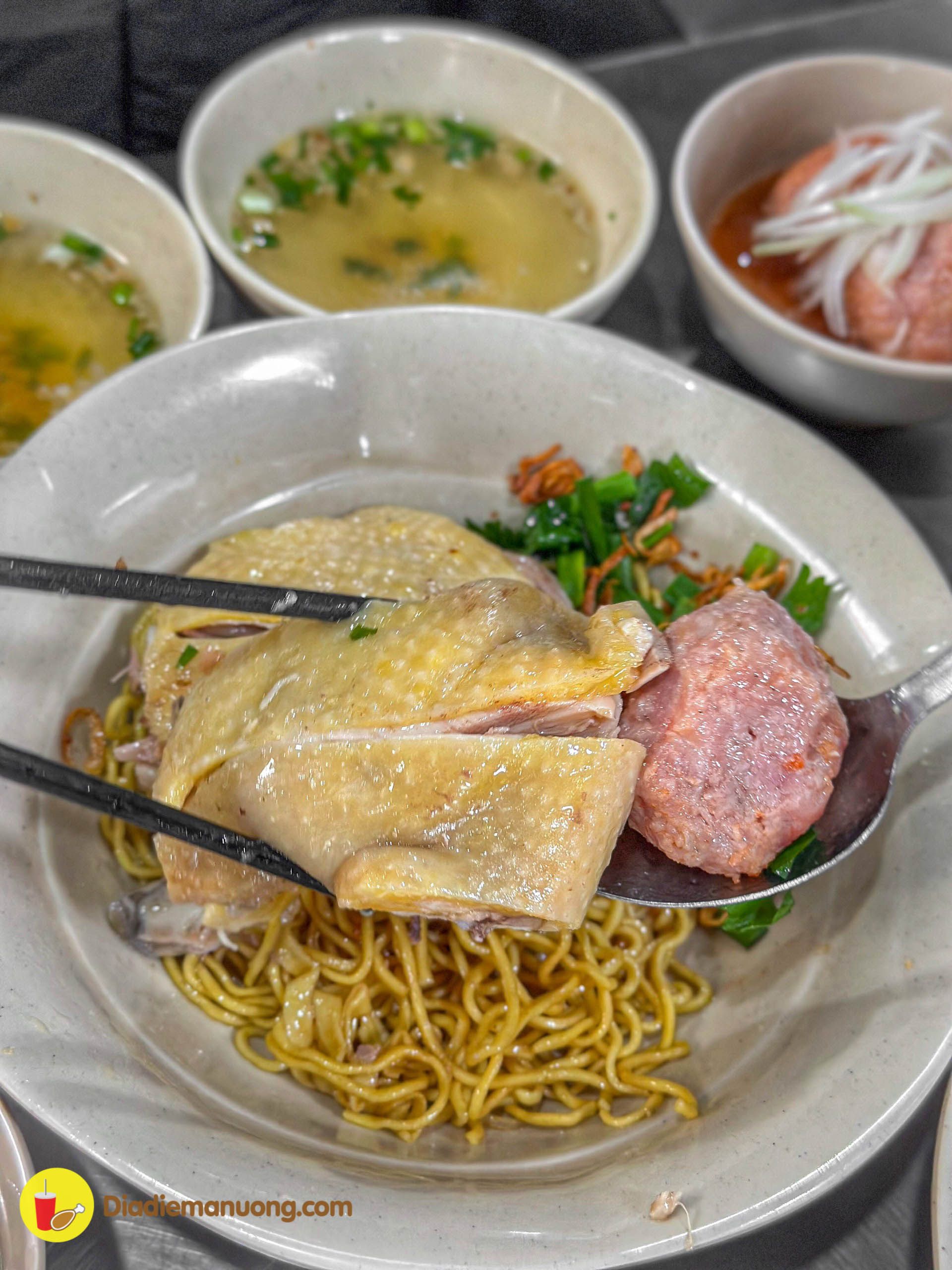 Hot rần rần HỦ TIẾU TRỘN GÀ XÍU MẠI cực ngon ở Biên Hòa