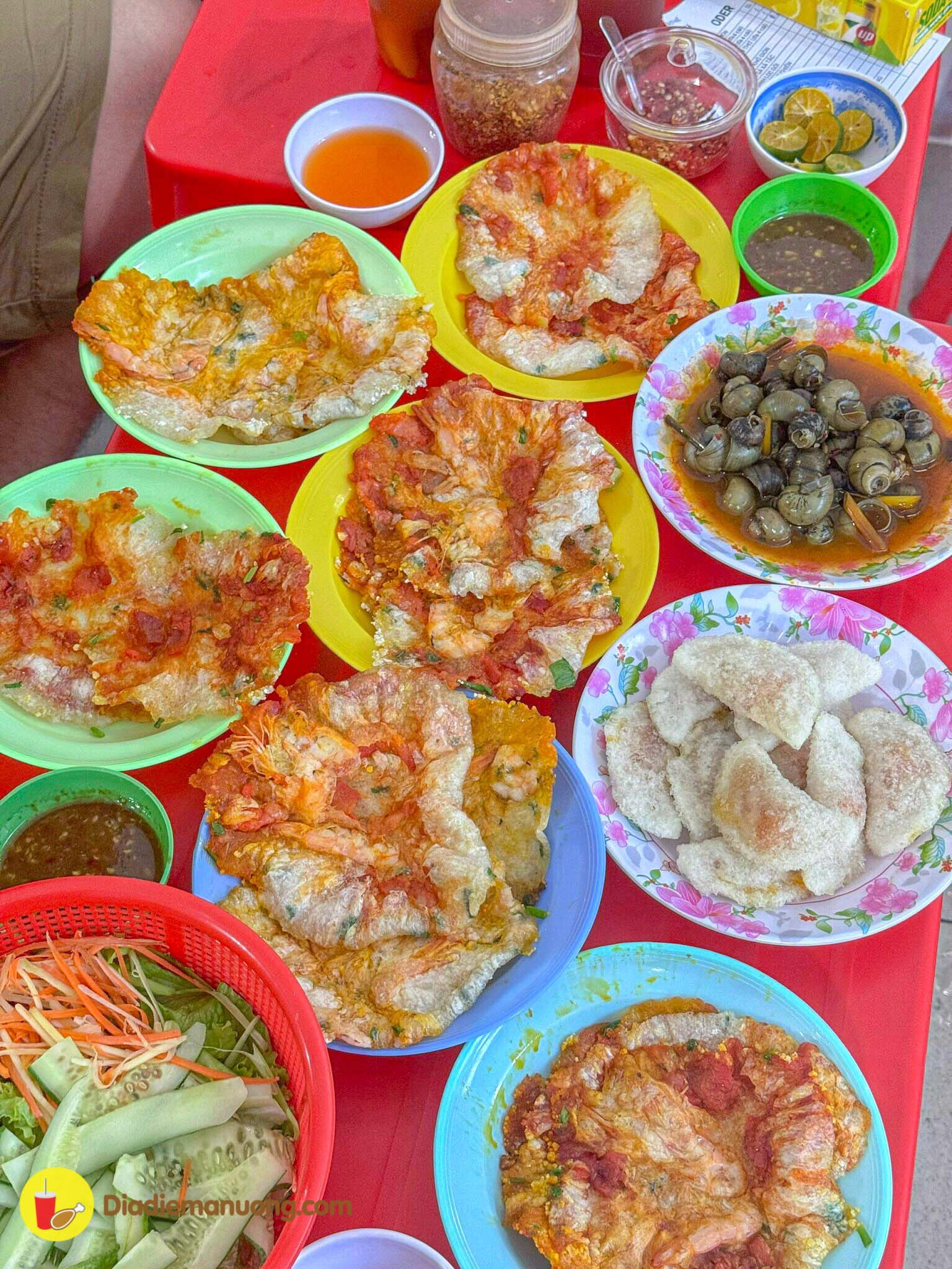 chuan vi goc banh ep hue tom thit an cuc cuon - anh 12