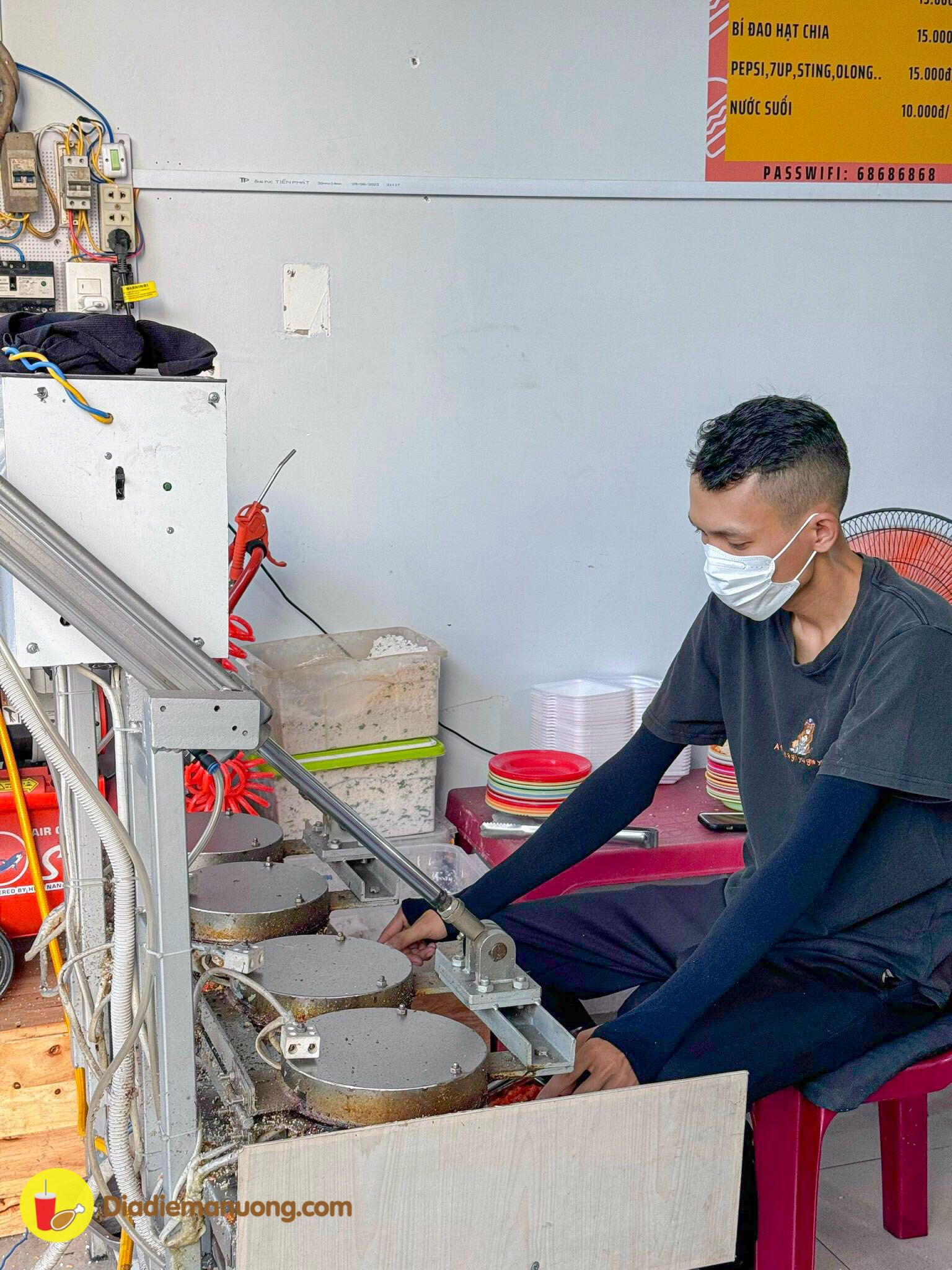 chuan vi goc banh ep hue tom thit an cuc cuon - anh 2