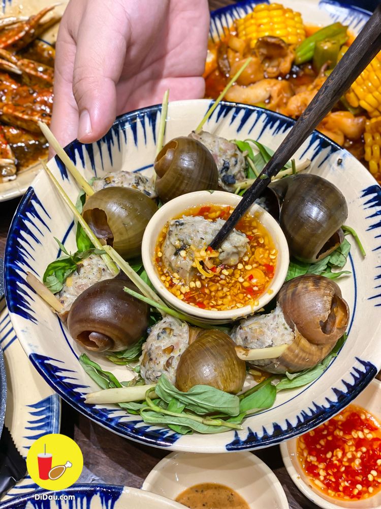 gioi foodbiz quan 1 hao huc trai nghiem tiem mo me oc cua hot streamer xemesis vua moi mo, oc ngon oc la ma gia chi tu 69k - anh 26