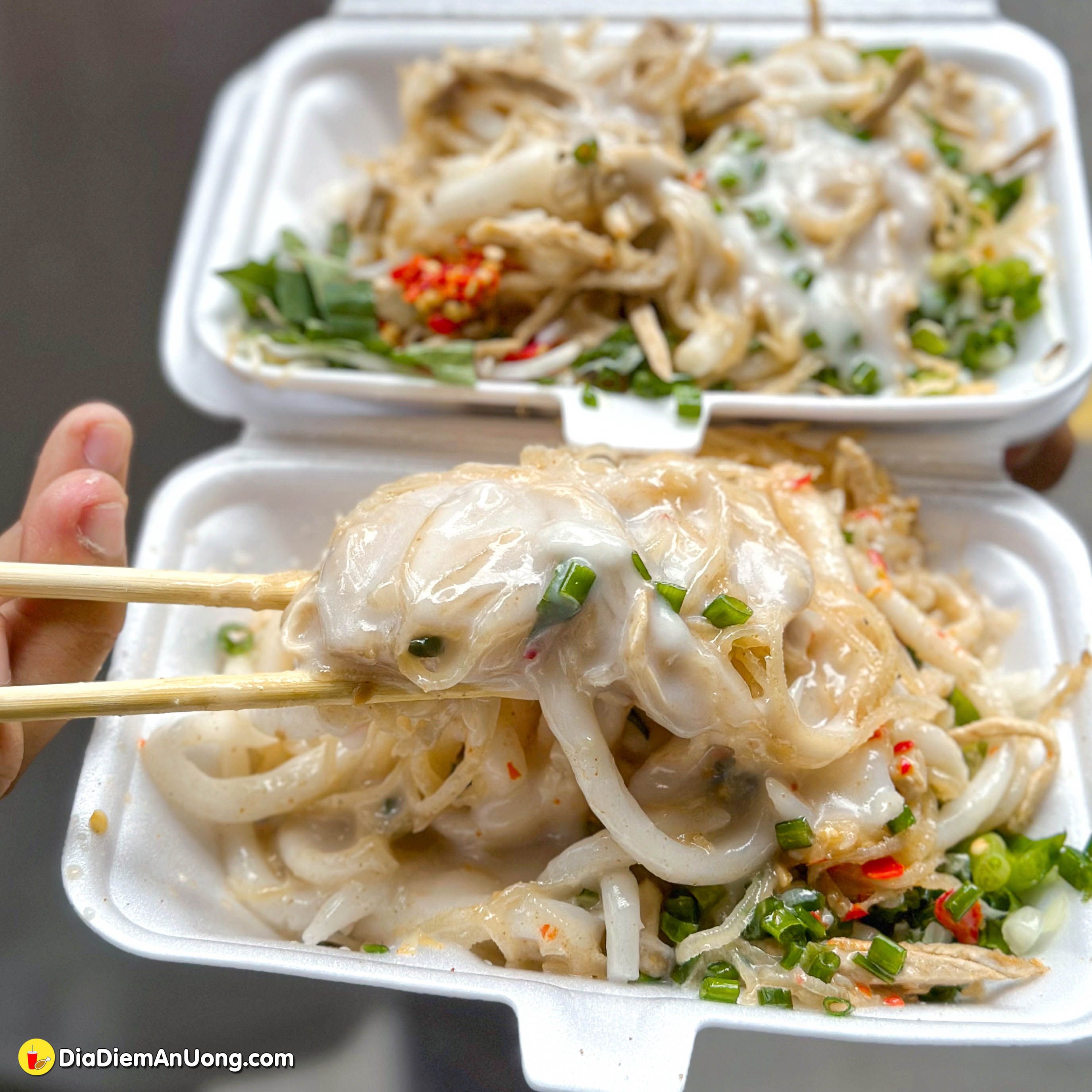 Chủ quán Bánh Tằm Nước Cốt Dừa chia sẻ cách làm SỢI BÁNH TẦM SE TAY gần như thất truyền - ảnh 17 chu quan banh tam nuoc cot dua chia se cach lam soi banh tam se tay gan nhu that truyen - anh 17