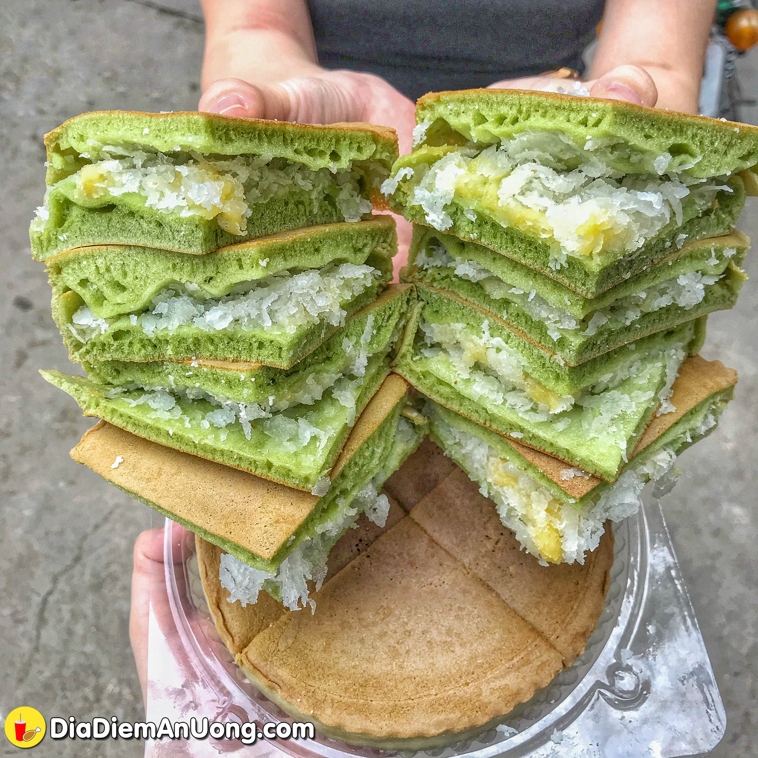 banh dua nuong ca de "mau xanh" tuoi tho sieu xinh o quan 6 - anh 1